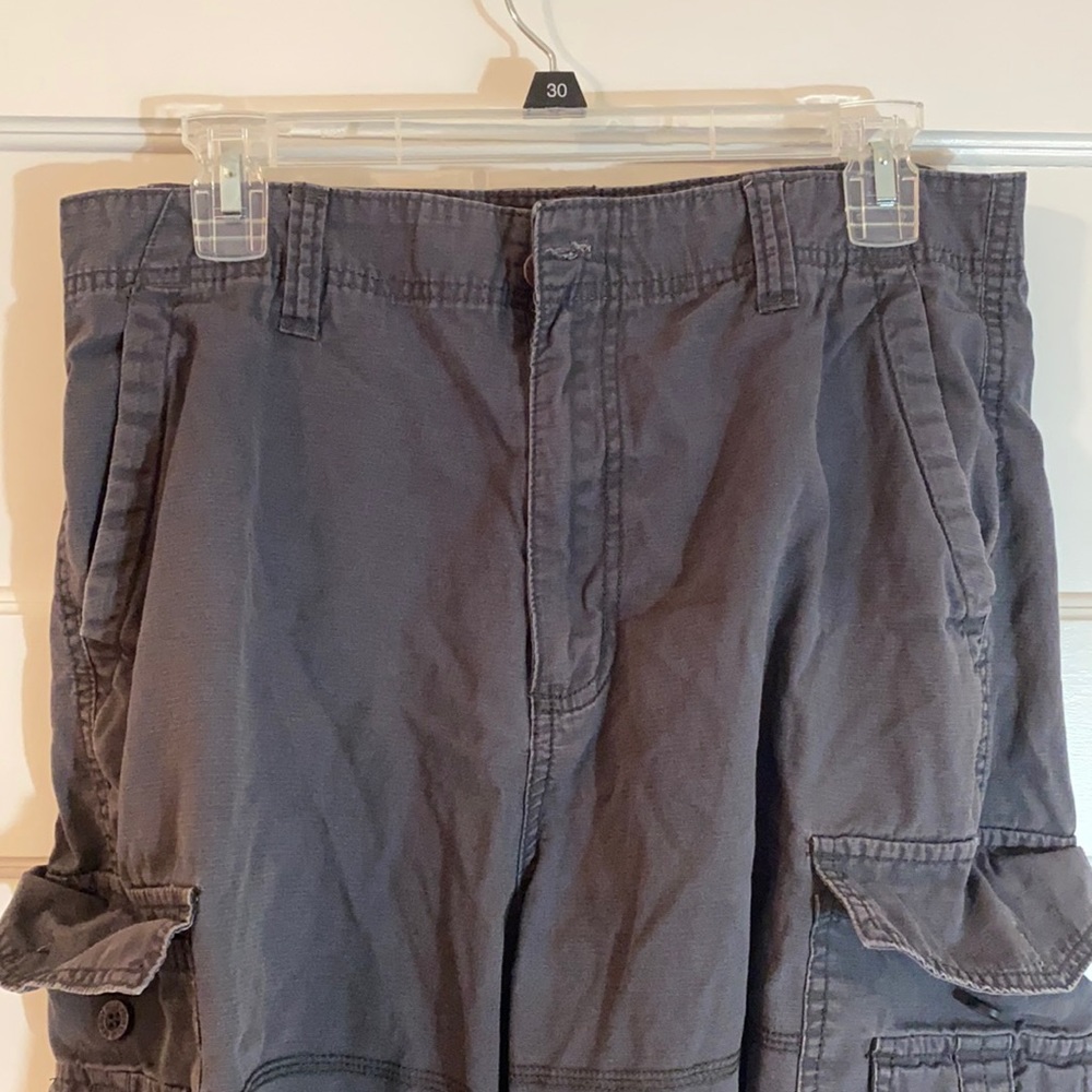Men’s cargo shorts size 32 in dark gray
